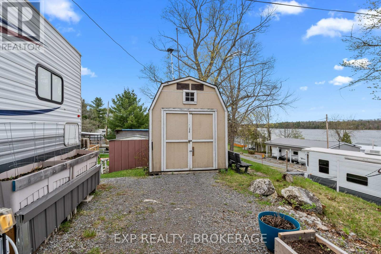 38 - 9 Glenford Lane, Frontenac, Ontario  K0H 1T0 - Photo 30 - X12419127