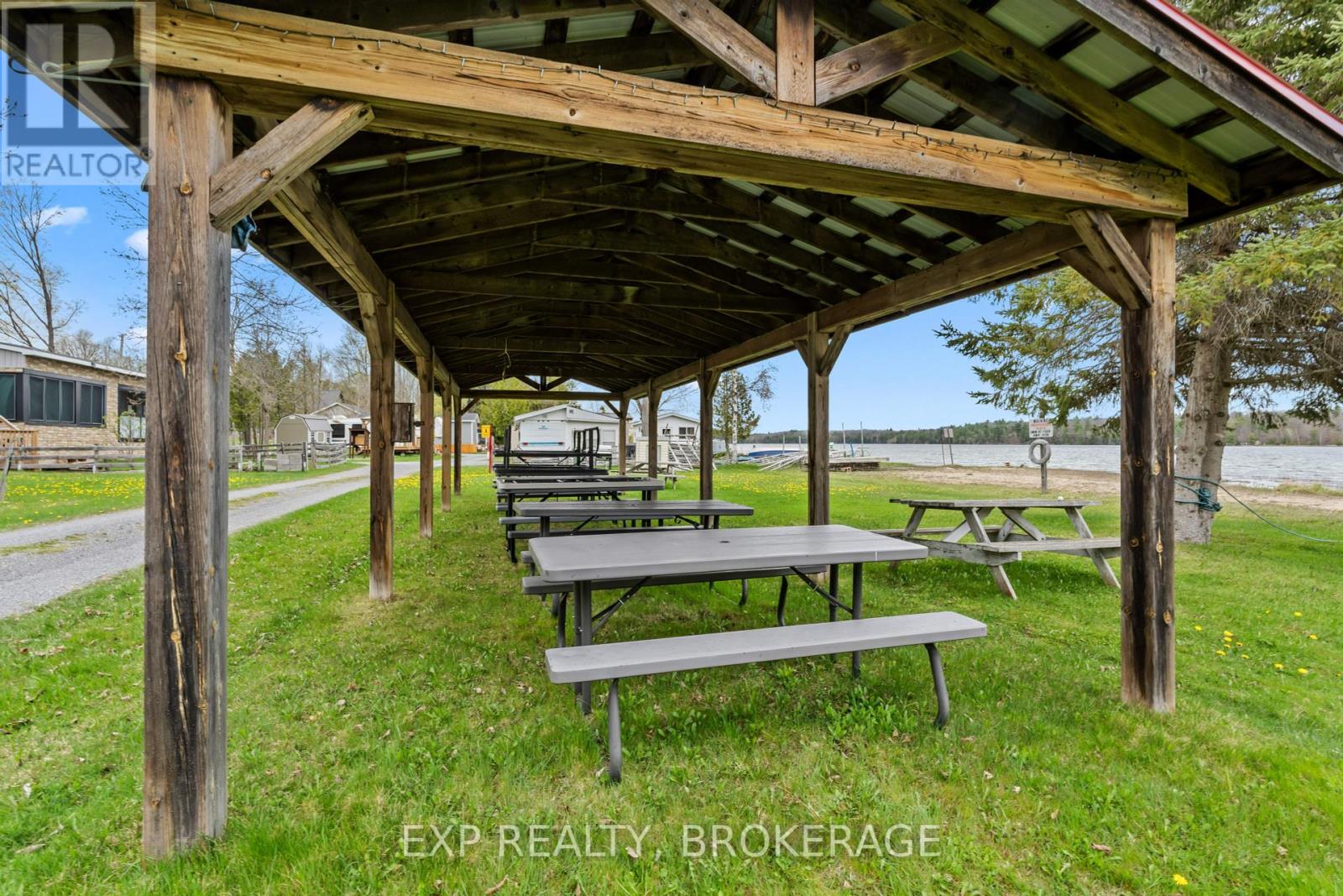 38 - 9 Glenford Lane, Frontenac, Ontario  K0H 1T0 - Photo 36 - X12419127