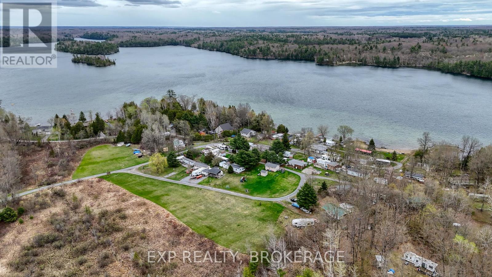 38 - 9 Glenford Lane, Frontenac, Ontario  K0H 1T0 - Photo 45 - X12419127