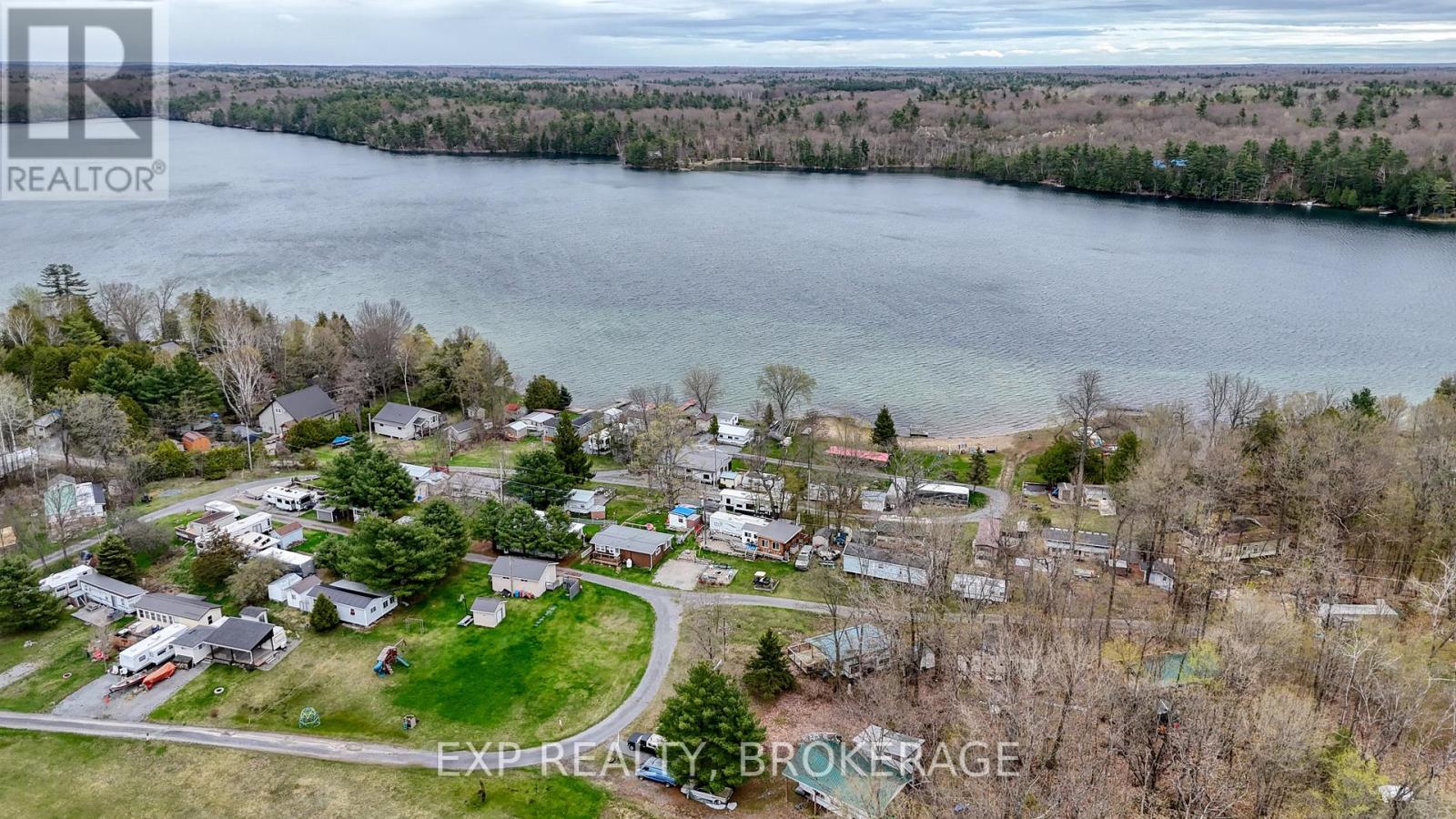 38 - 9 Glenford Lane, Frontenac, Ontario  K0H 1T0 - Photo 47 - X12419127