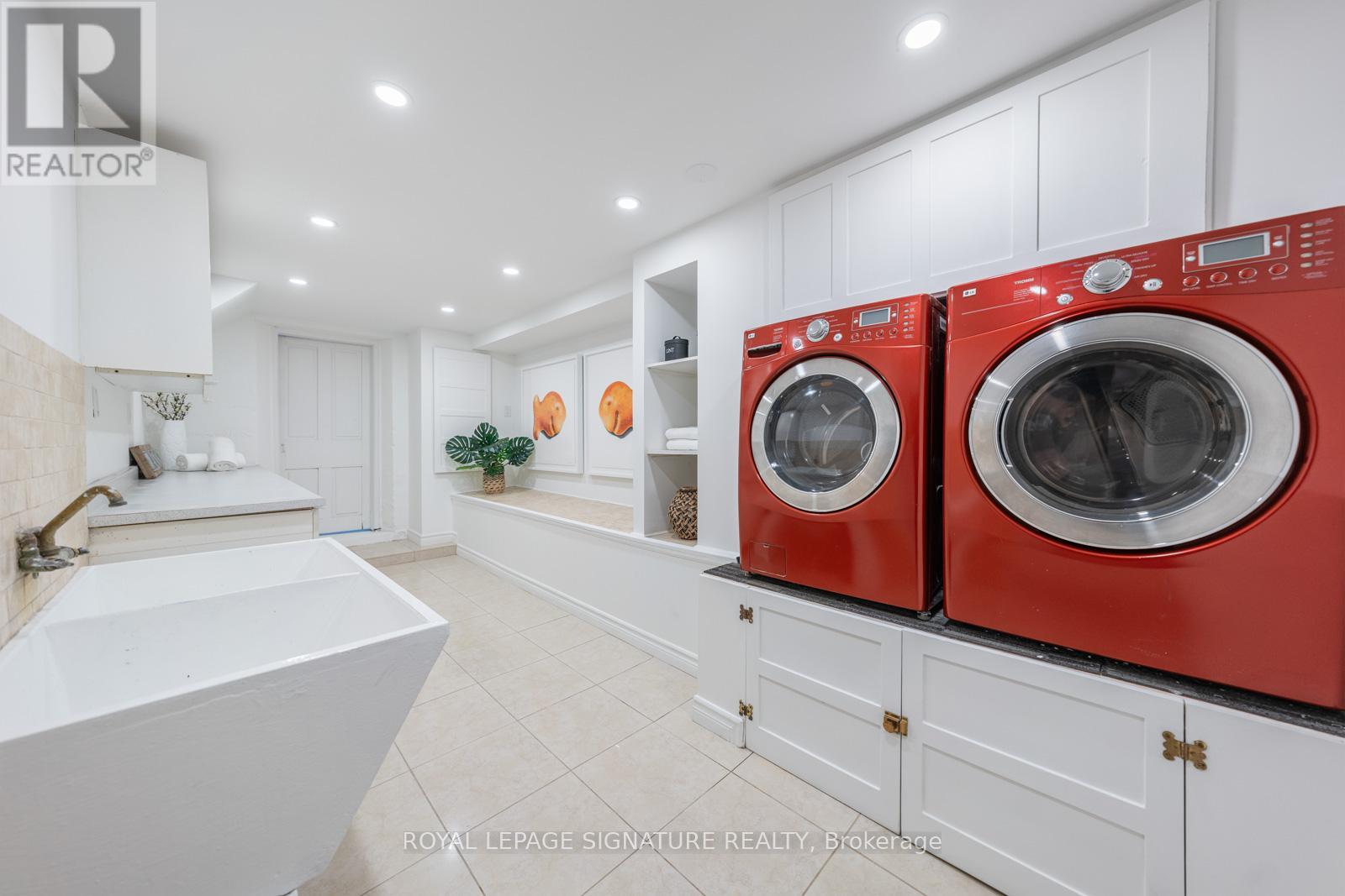 171 Old Forest Hill Road, Toronto, Ontario  M6C 2G7 - Photo 32 - C12418940
