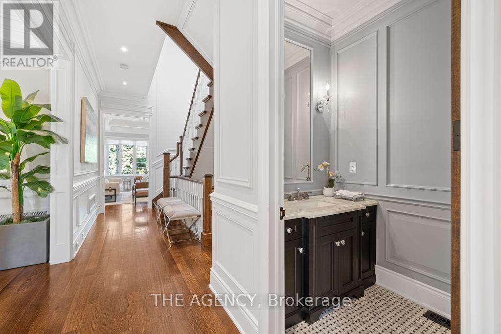 12 Dunblaine Avenue, Toronto, Ontario  M5M 2R7 - Photo 11 - C12418945