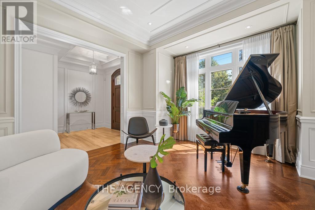 12 Dunblaine Avenue, Toronto, Ontario  M5M 2R7 - Photo 7 - C12418945