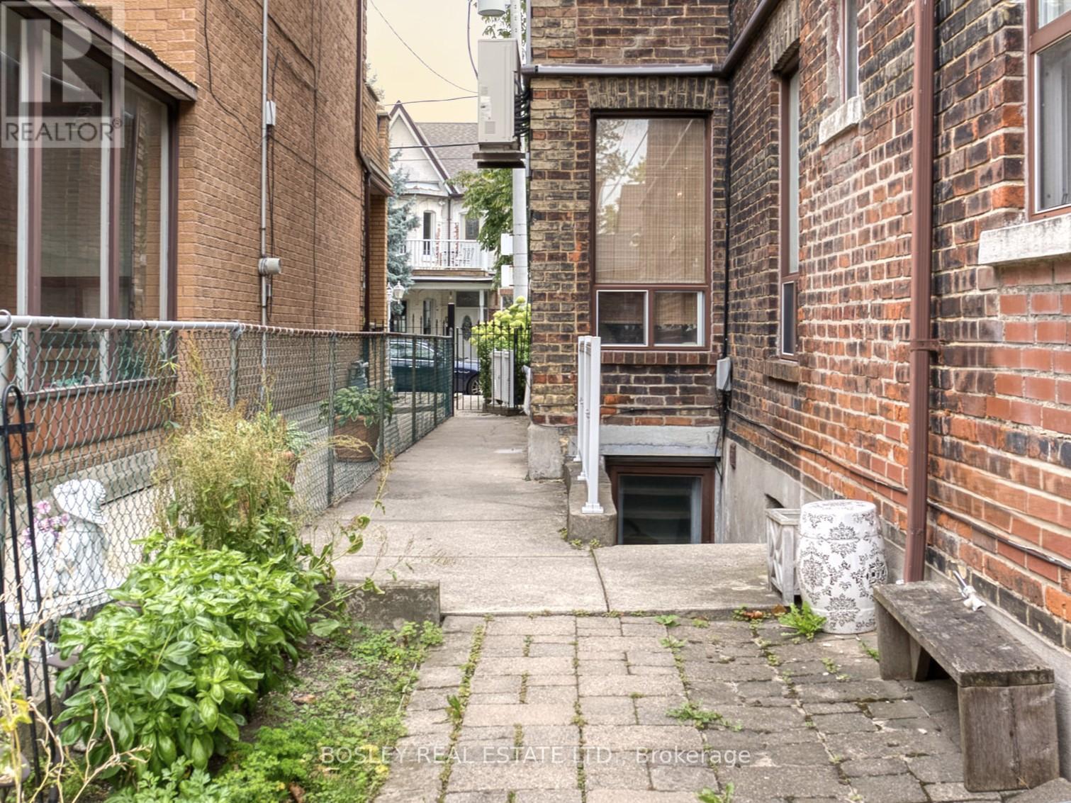 140 Dovercourt Road, Toronto (Little Portugal), Ontario  M6J 3C4 - Photo 43 - C12417532