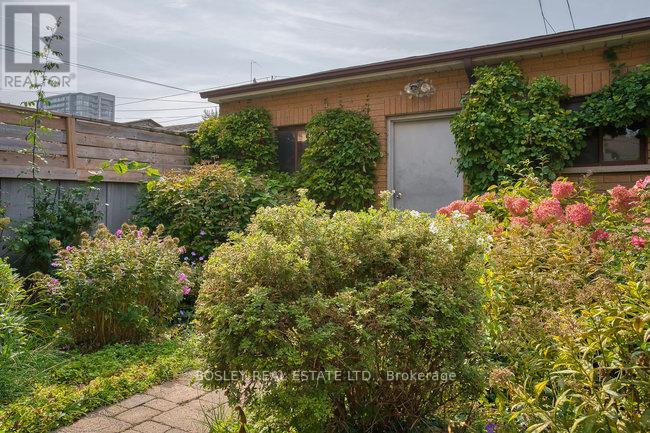 140 Dovercourt Road, Toronto (Little Portugal), Ontario  M6J 3C4 - Photo 49 - C12417532