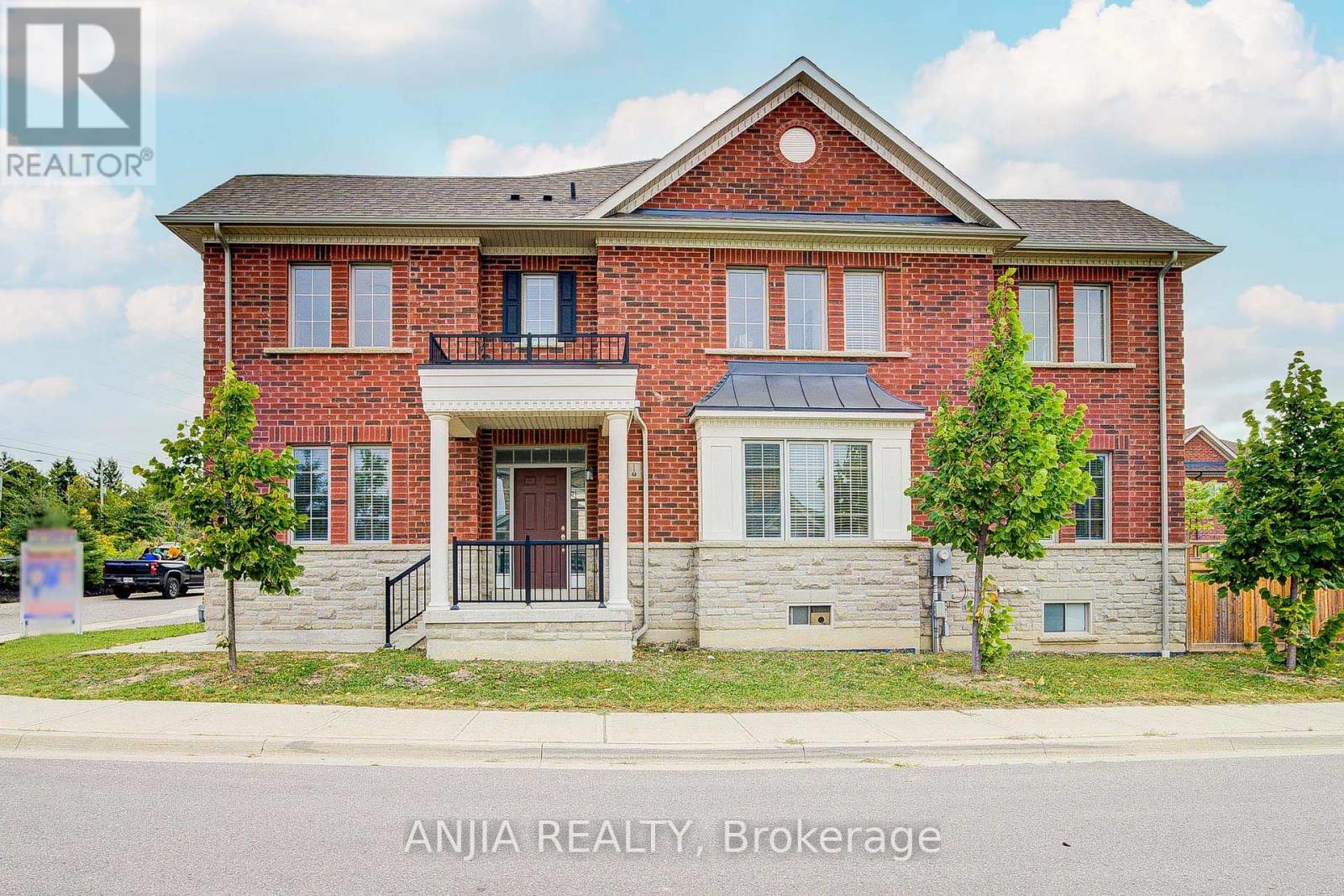 1 BELLFLOWER LANE, Richmond Hill, Ontario