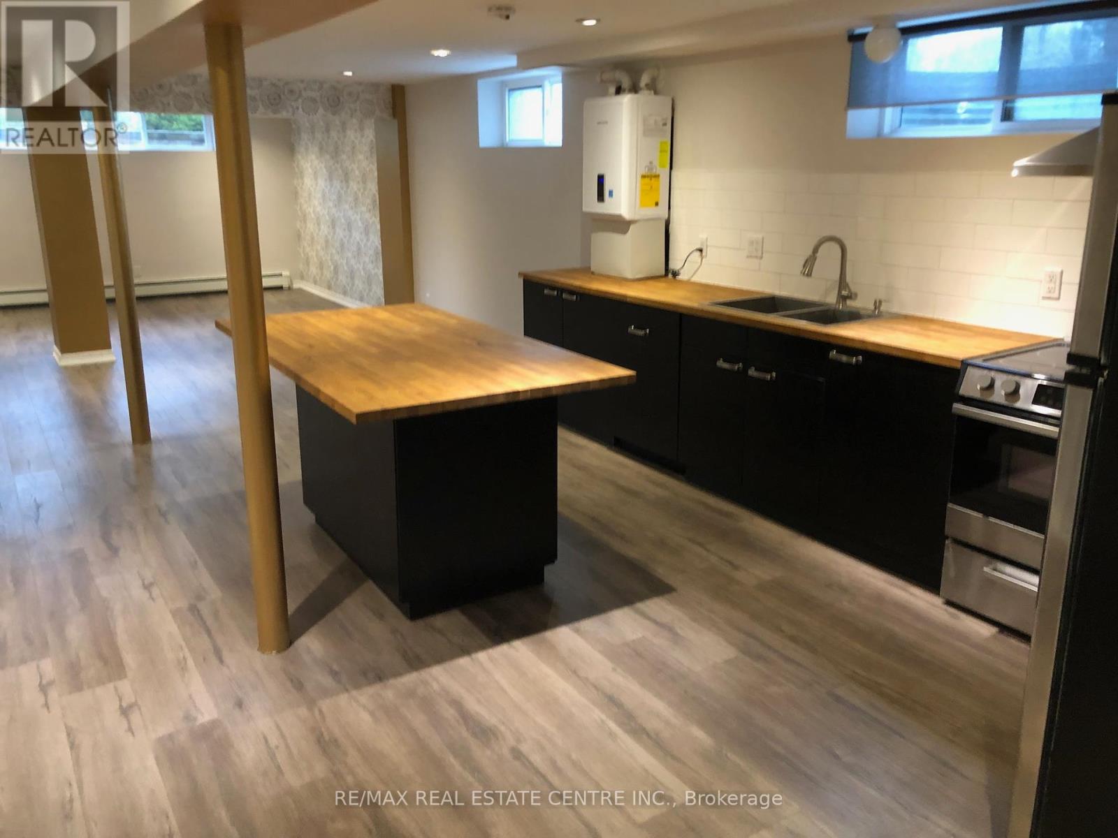 378 Lakeshore Road W, Mississauga, Ontario  L5H 1H5 - Photo 21 - W12417455