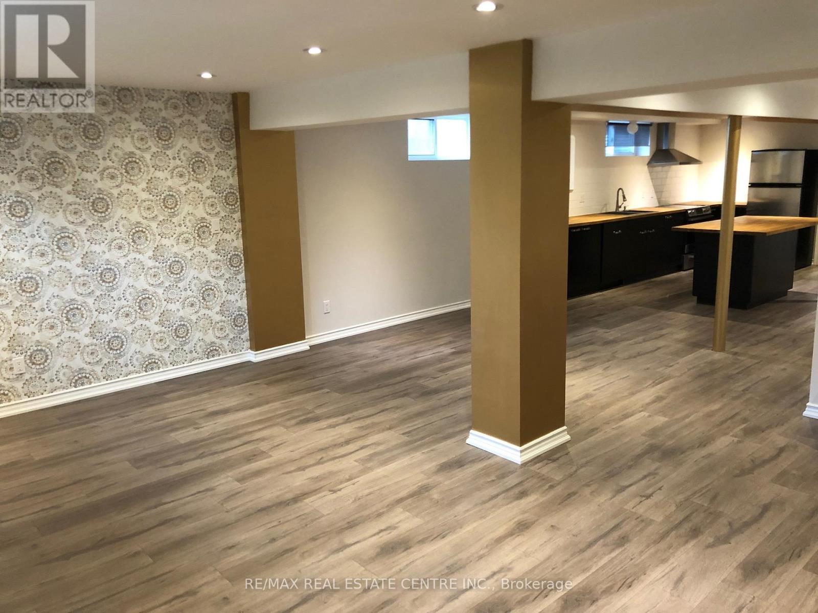 378 Lakeshore Road W, Mississauga, Ontario  L5H 1H5 - Photo 23 - W12417455