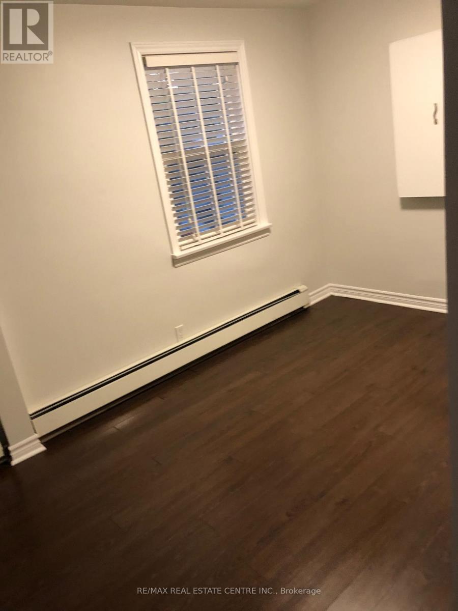 378 Lakeshore Road W, Mississauga, Ontario  L5H 1H5 - Photo 15 - W12417455