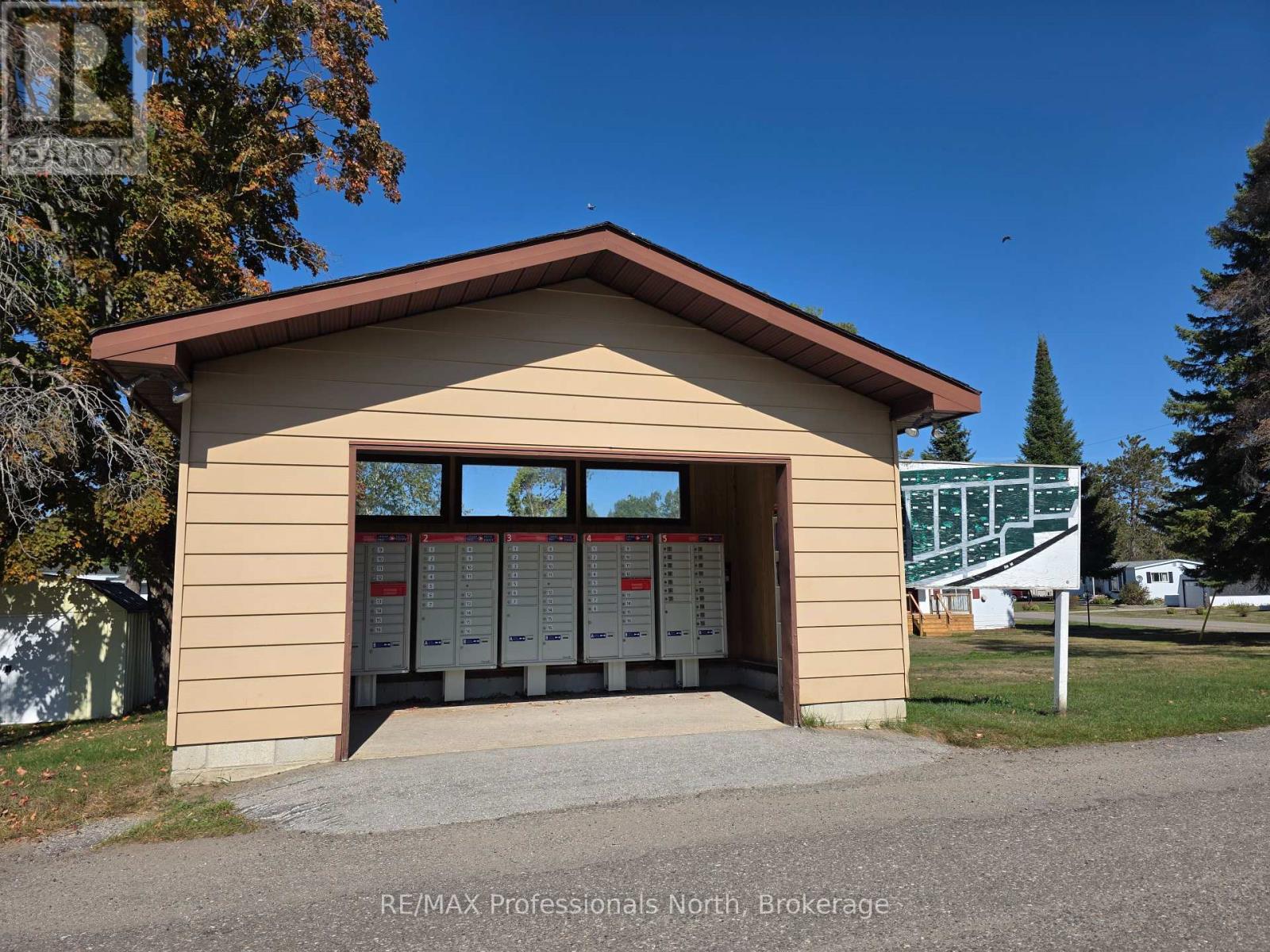 1013 Seventh Lane, Minden Hills (Lutterworth), Ontario  K0M 2K0 - Photo 25 - X12419120