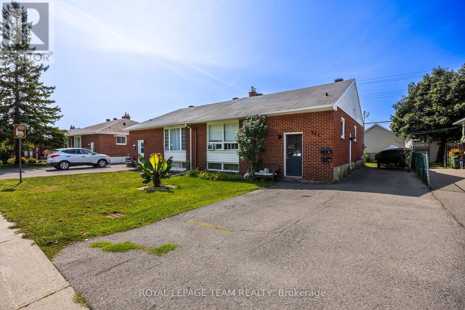726 Cummings Avenue, Ottawa, Ontario  K1K 2L1 - Photo 2 - X12419041