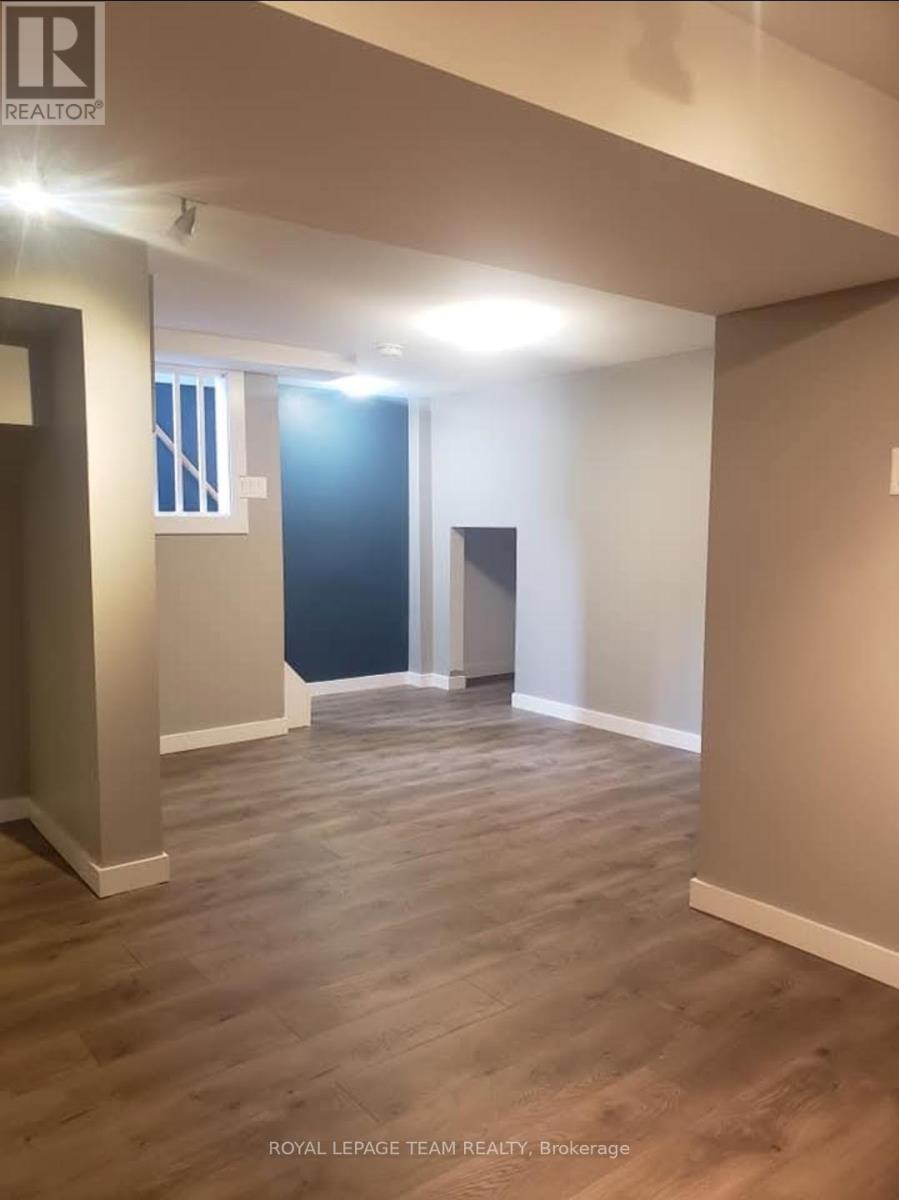 726 Cummings Avenue, Ottawa, Ontario  K1K 2L1 - Photo 25 - X12419041