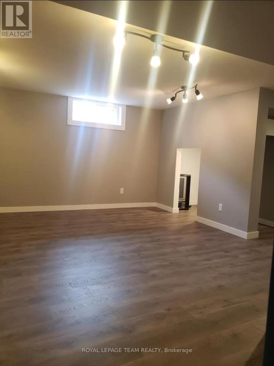 726 Cummings Avenue, Ottawa, Ontario  K1K 2L1 - Photo 26 - X12419041