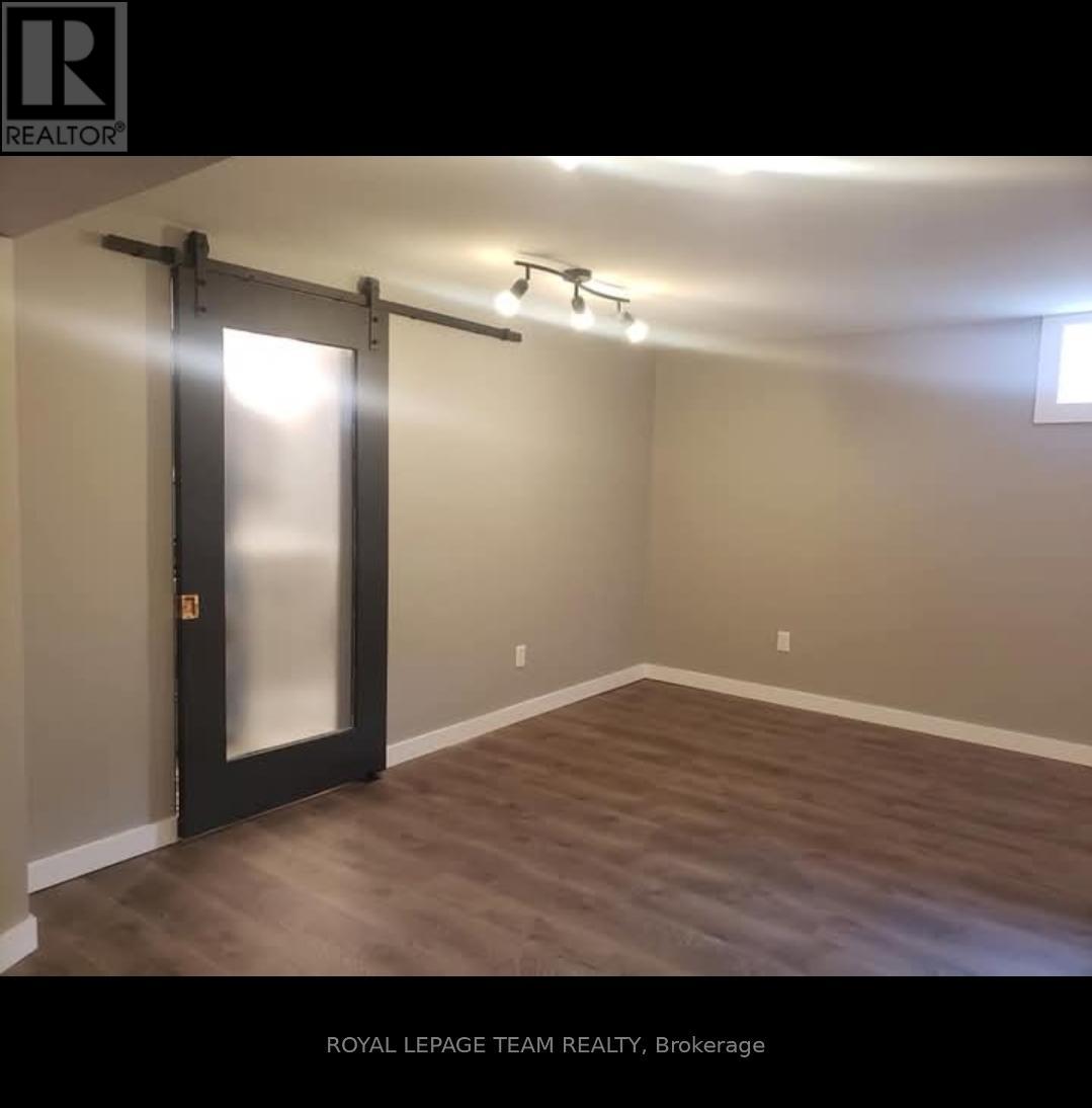 726 Cummings Avenue, Ottawa, Ontario  K1K 2L1 - Photo 27 - X12419041