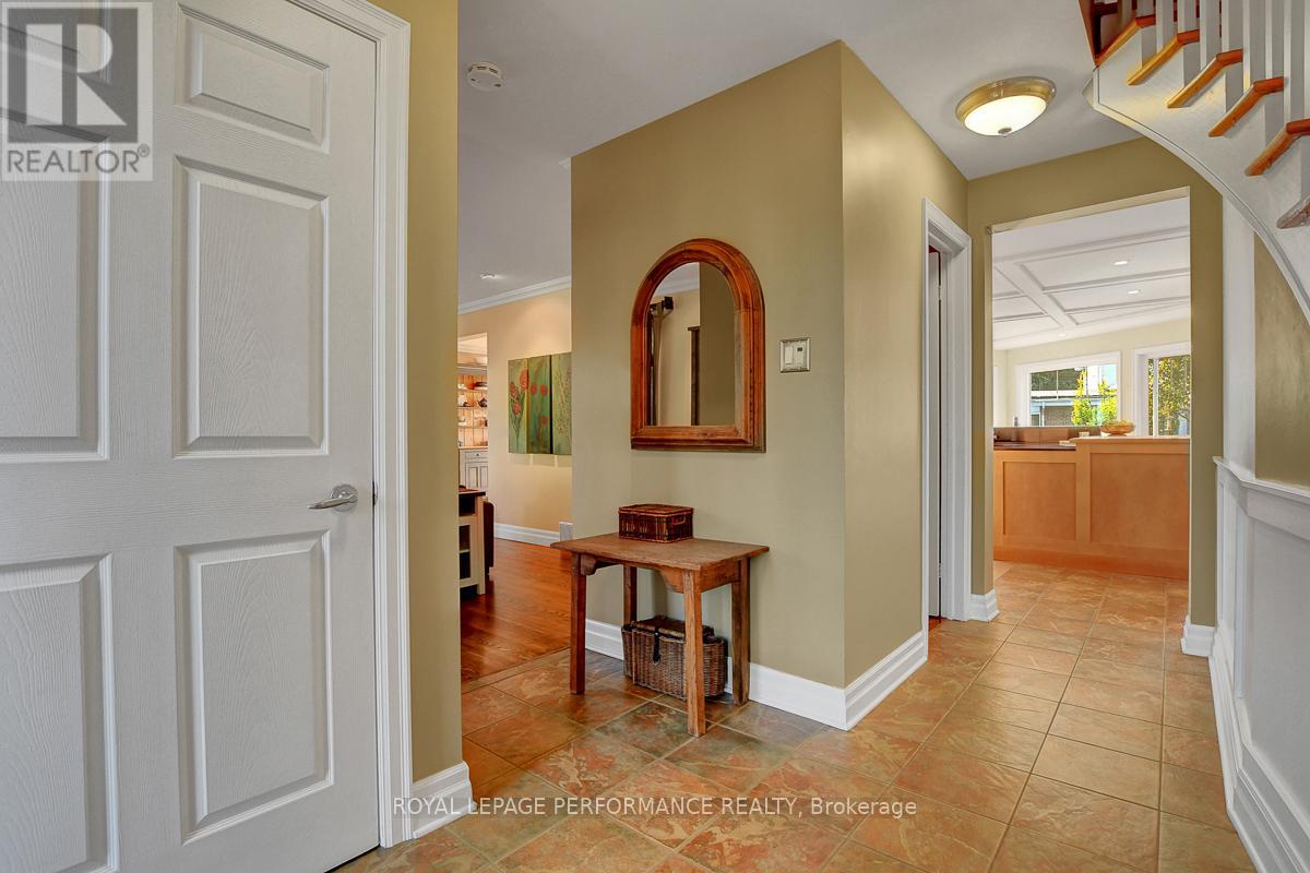 6 Sellers Way, Ottawa, Ontario  K2H 7Y4 - Photo 3 - X12419066