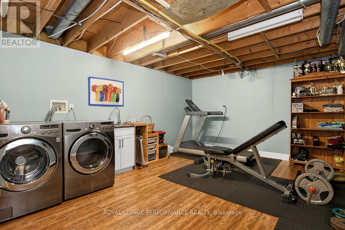 6 Sellers Way, Ottawa, Ontario  K2H 7Y4 - Photo 41 - X12419066