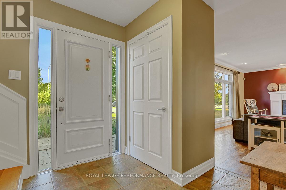 6 Sellers Way, Ottawa, Ontario  K2H 7Y4 - Photo 5 - X12419066