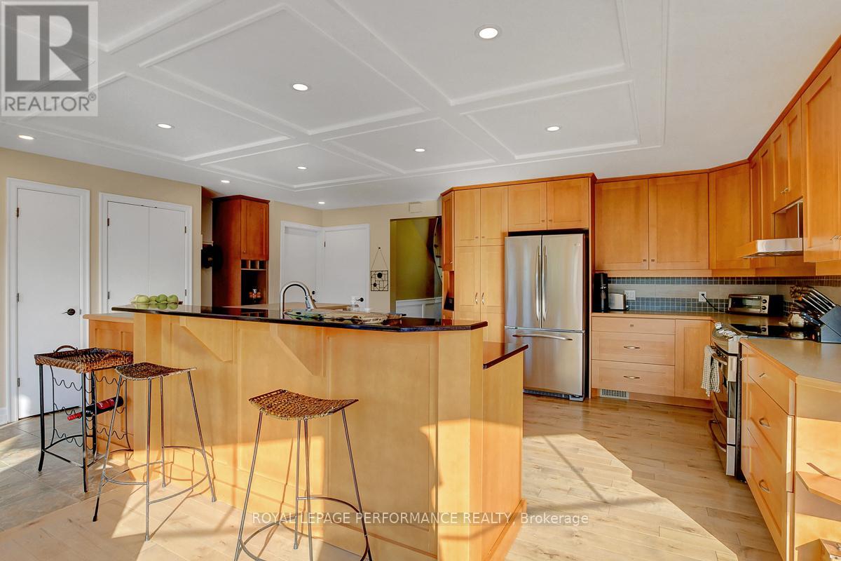 6 Sellers Way, Ottawa, Ontario  K2H 7Y4 - Photo 8 - X12419066
