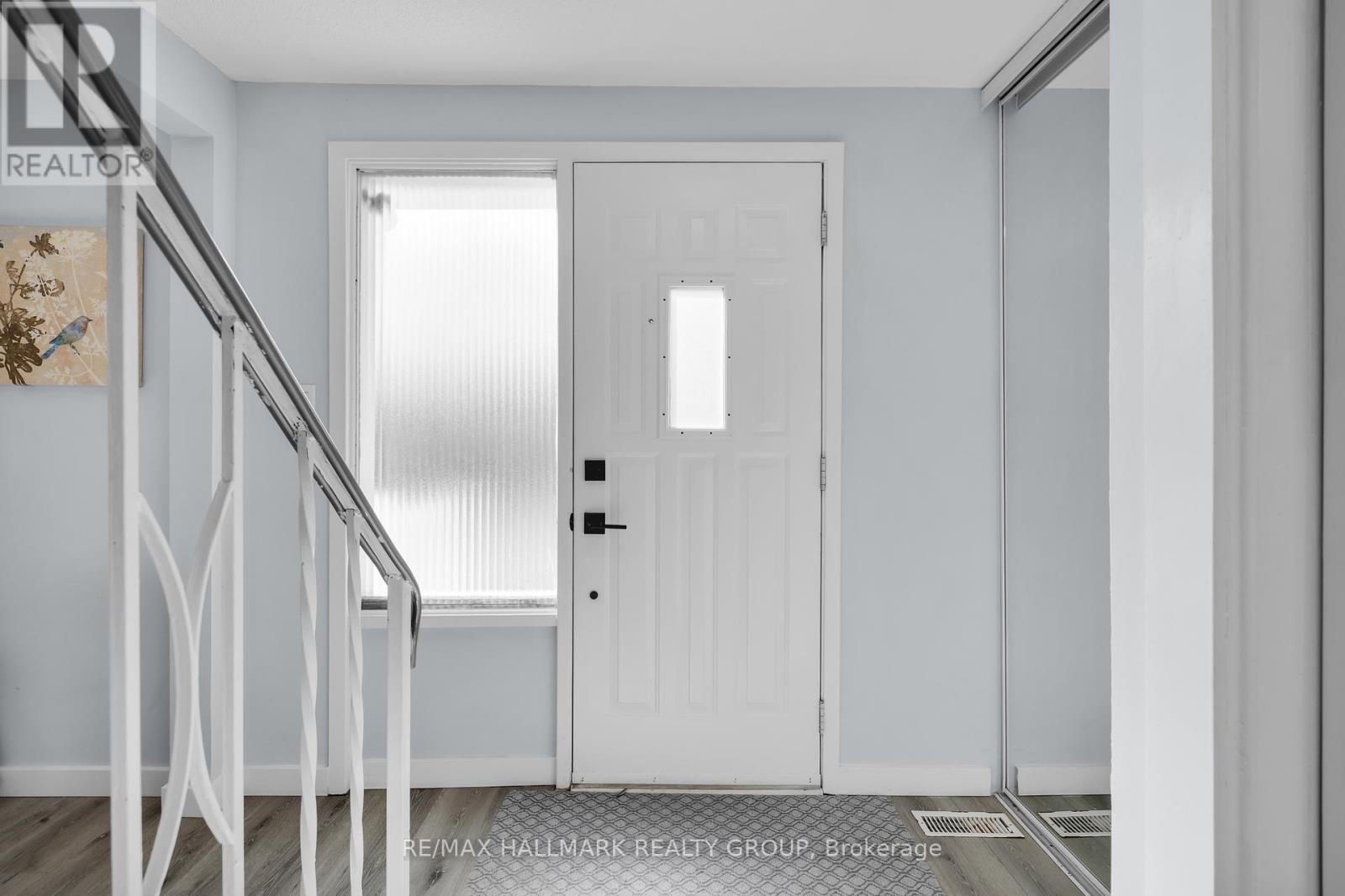 D - 1520 Beaverpond Drive, Ottawa, Ontario  K1B 3R9 - Photo 3 - X12419070