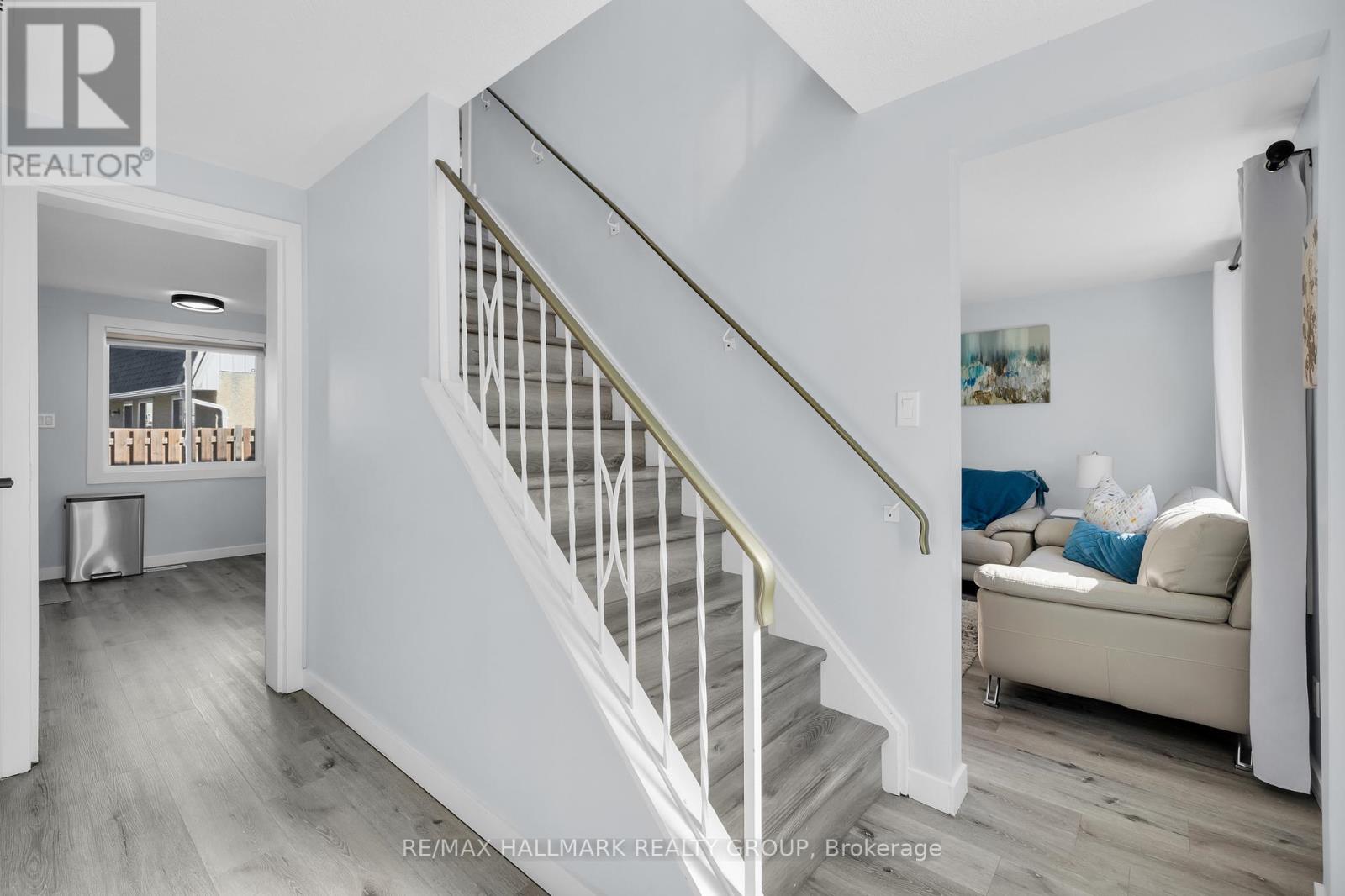 D - 1520 Beaverpond Drive, Ottawa, Ontario  K1B 3R9 - Photo 4 - X12419070
