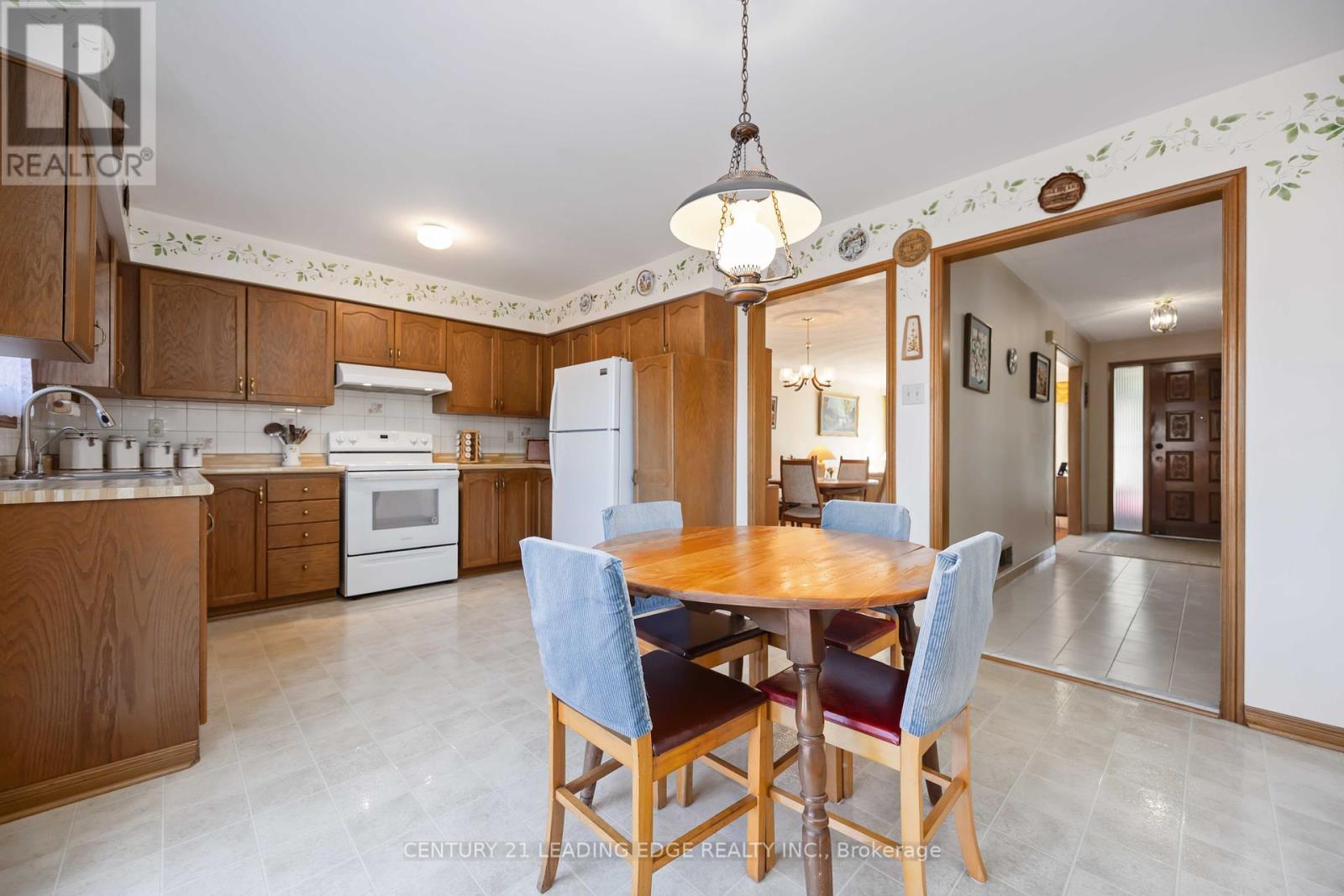 52 Aspen Crescent, Whitchurch-Stouffville, Ontario  L4A 5C7 - Photo 13 - N12418964