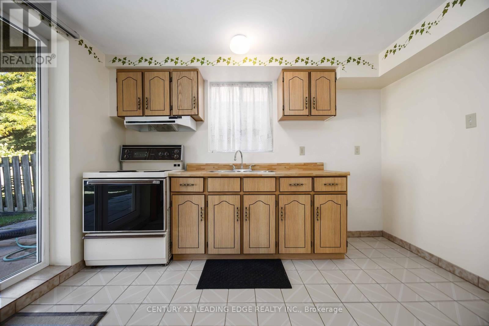 52 Aspen Crescent, Whitchurch-Stouffville, Ontario  L4A 5C7 - Photo 40 - N12418964