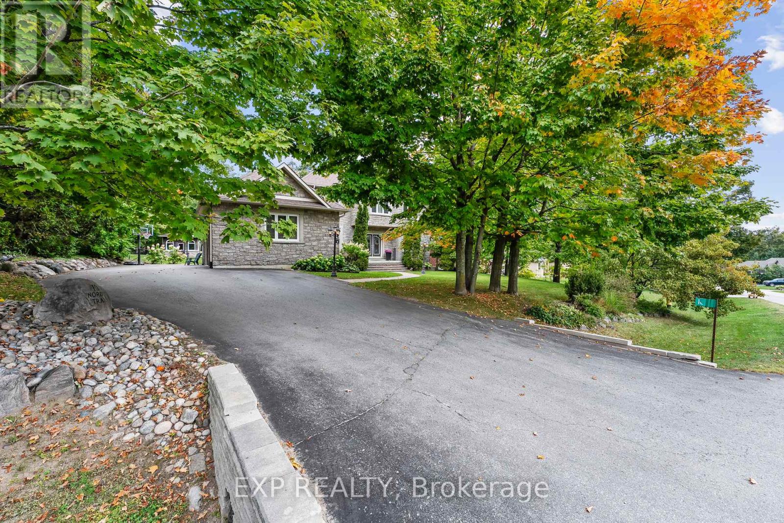 Property at 10 NORDIC TRAIL image 3