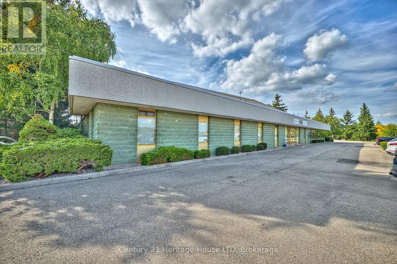 1767 Pettit Road, Fort Erie (Bowen), Ontario  L2A 5M4 - Photo 2 - X12419017