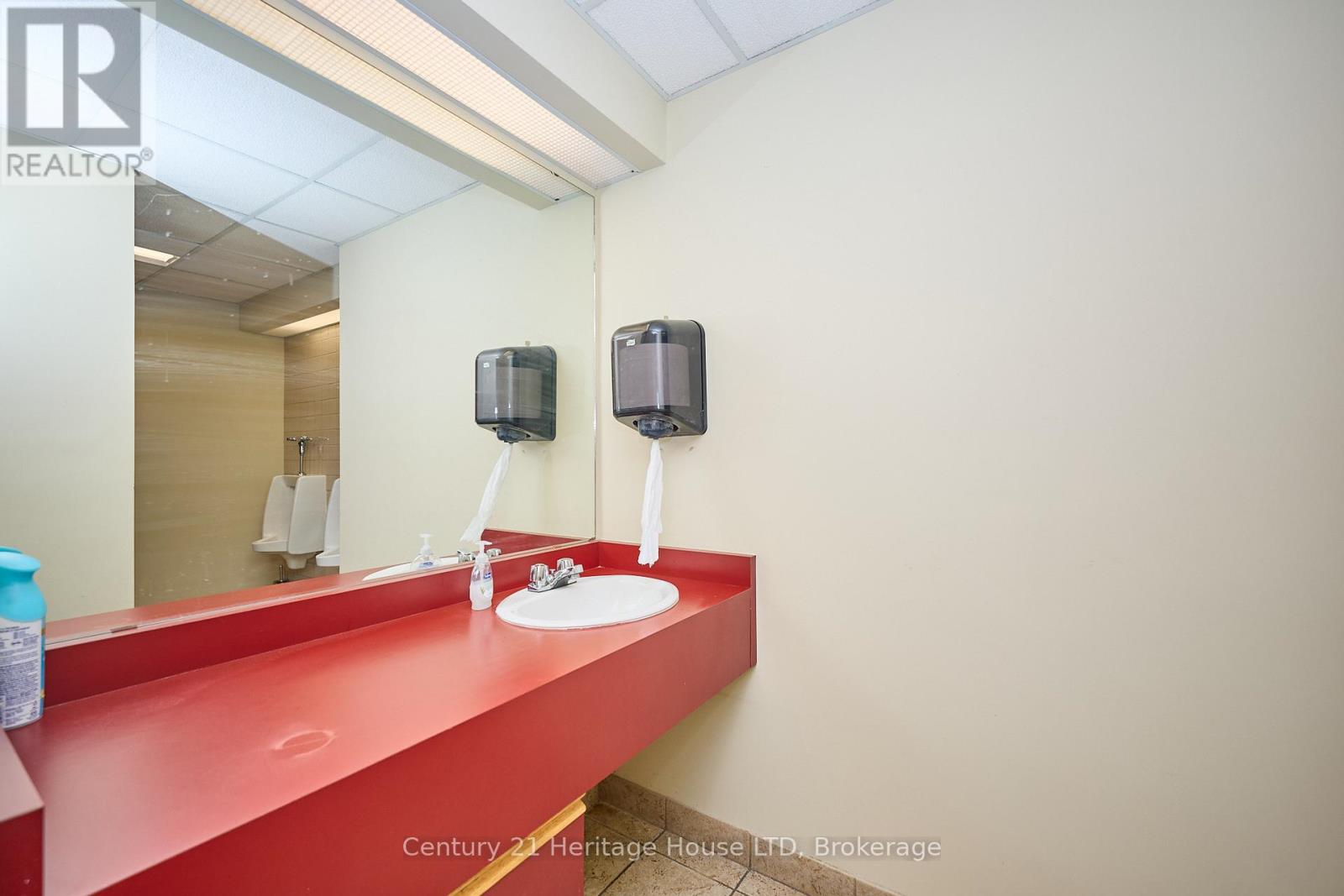 1767 Pettit Road, Fort Erie (Bowen), Ontario  L2A 5M4 - Photo 28 - X12419017