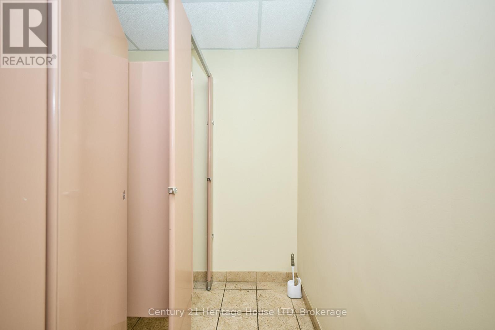 1767 Pettit Road, Fort Erie (Bowen), Ontario  L2A 5M4 - Photo 29 - X12419017