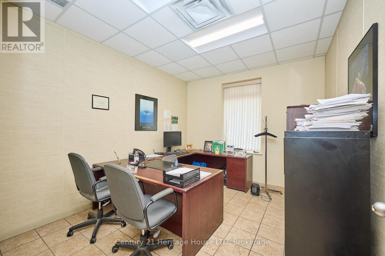 1767 Pettit Road, Fort Erie (Bowen), Ontario  L2A 5M4 - Photo 37 - X12419017