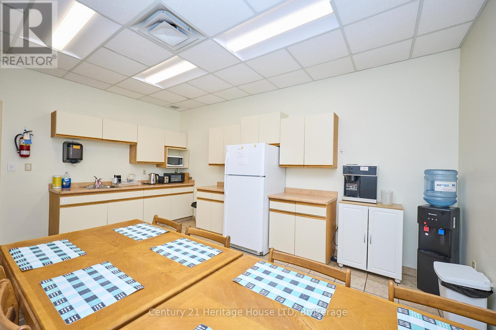 1767 Pettit Road, Fort Erie (Bowen), Ontario  L2A 5M4 - Photo 40 - X12419017