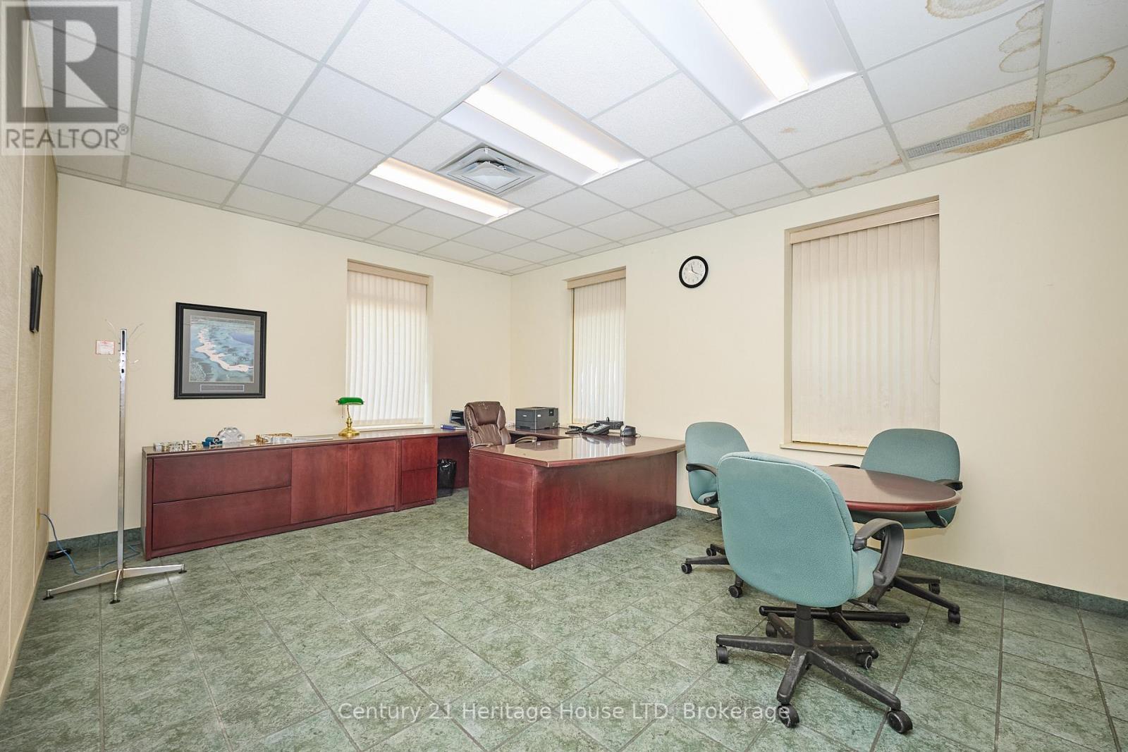 1767 Pettit Road, Fort Erie (Bowen), Ontario  L2A 5M4 - Photo 41 - X12419017