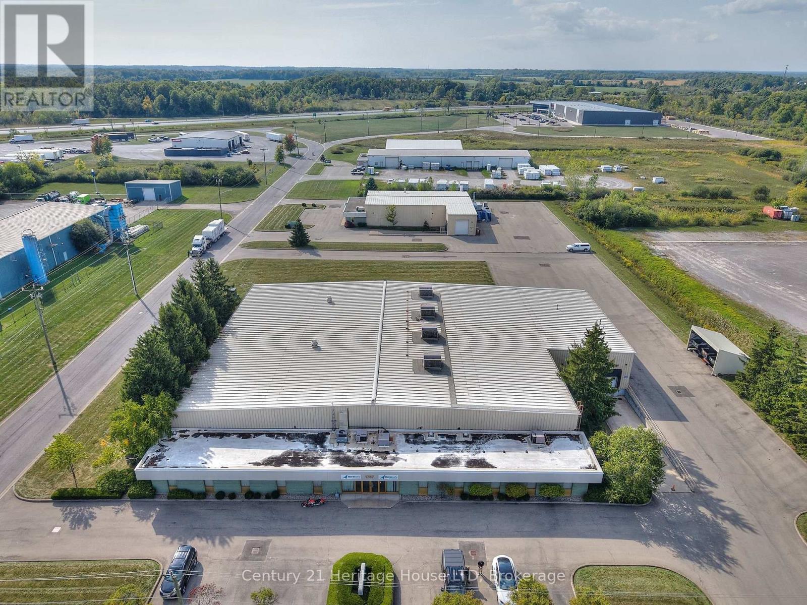 1767 Pettit Road, Fort Erie (Bowen), Ontario  L2A 5M4 - Photo 48 - X12419017