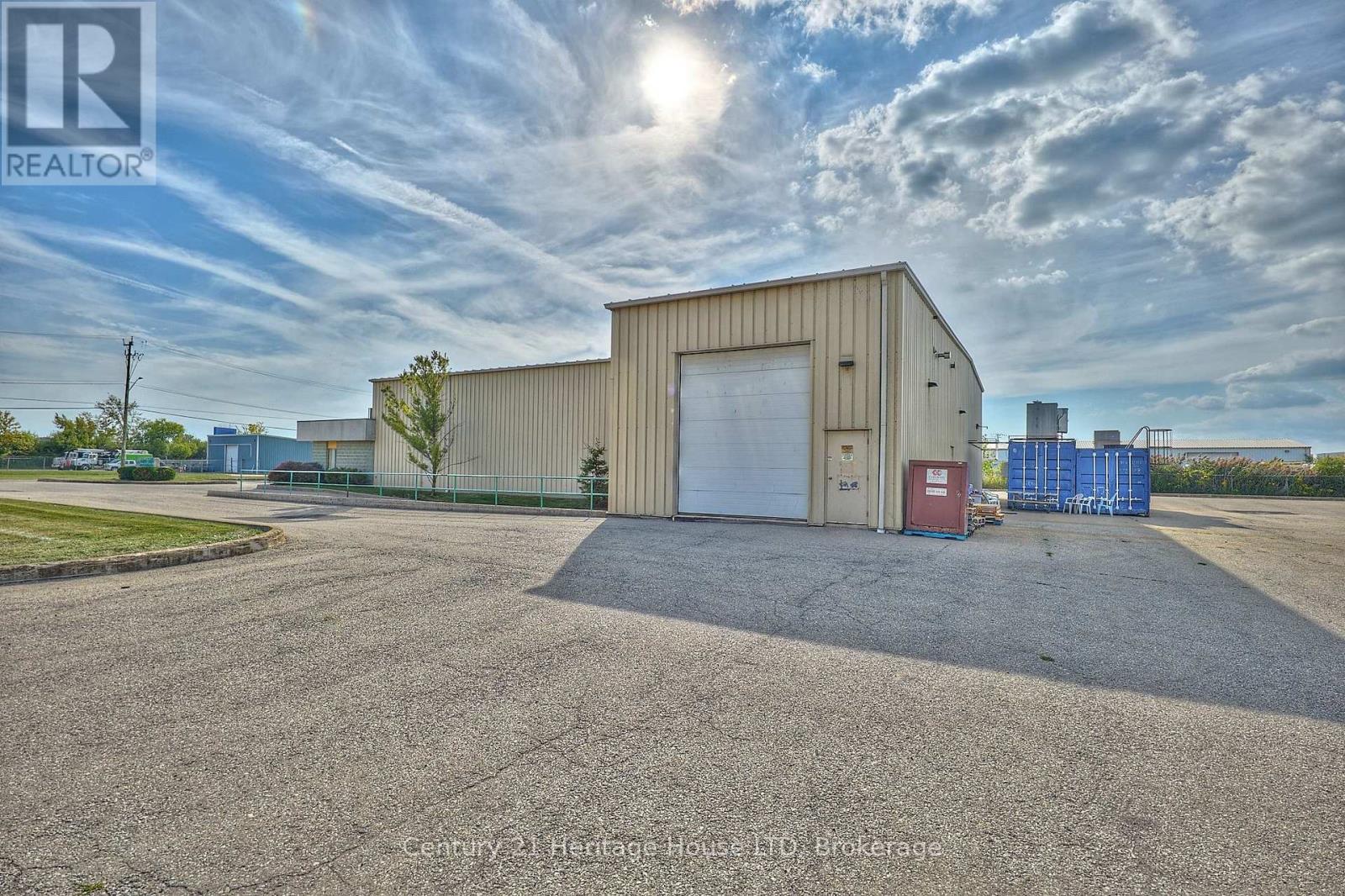1360 Commerce Parkway, Fort Erie, Ontario  L2A 5M4 - Photo 24 - X12419093