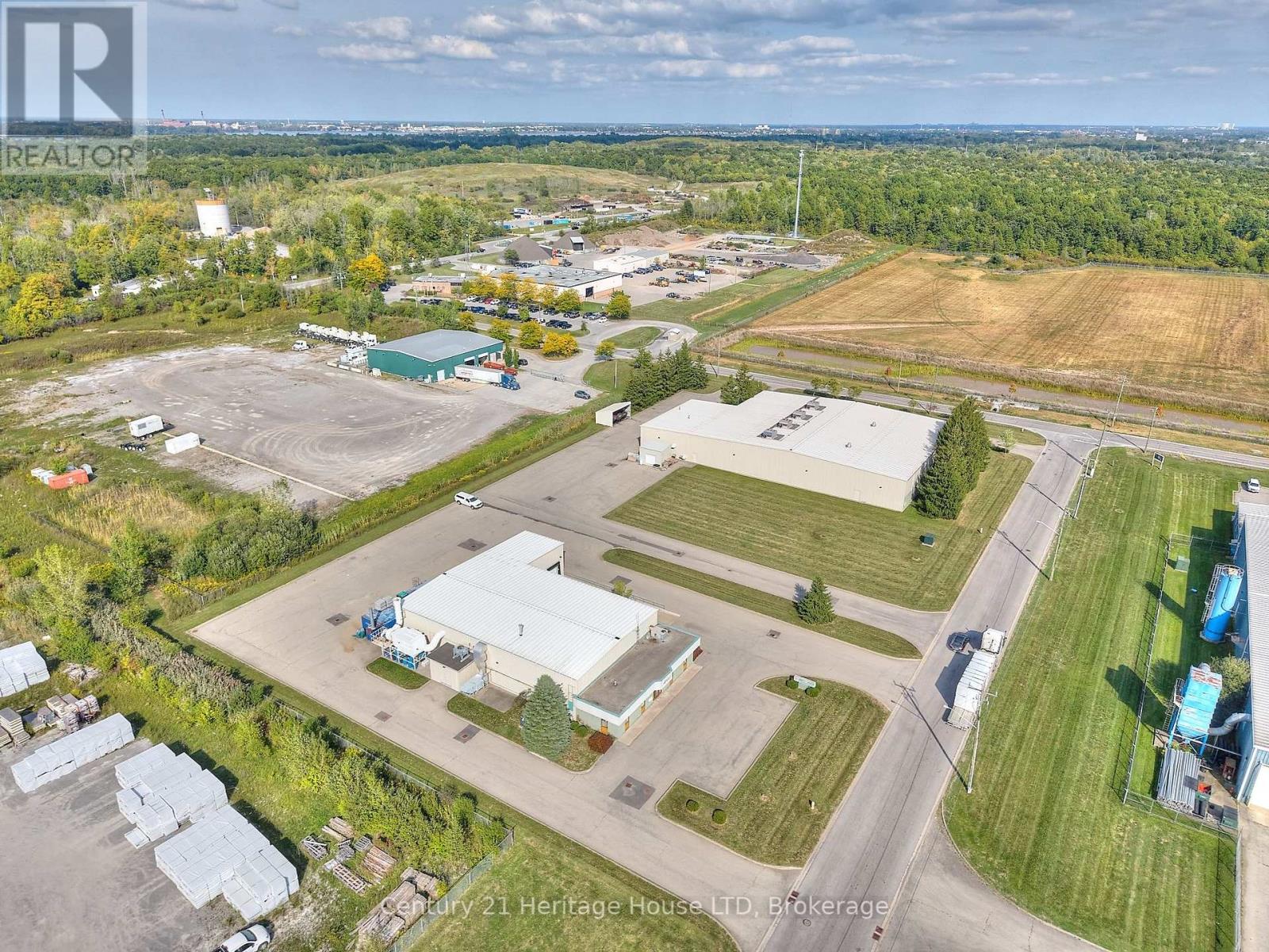 1360 Commerce Parkway, Fort Erie, Ontario  L2A 5M4 - Photo 29 - X12419093