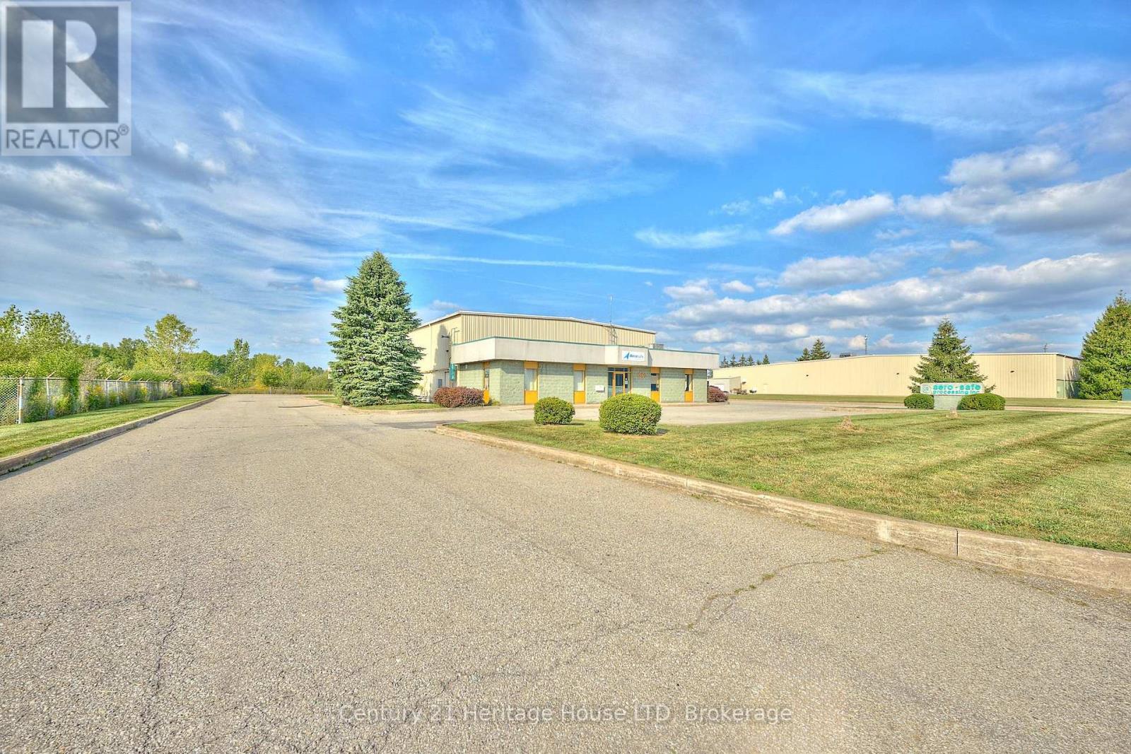 1360 Commerce Parkway, Fort Erie, Ontario  L2A 5M4 - Photo 3 - X12419093