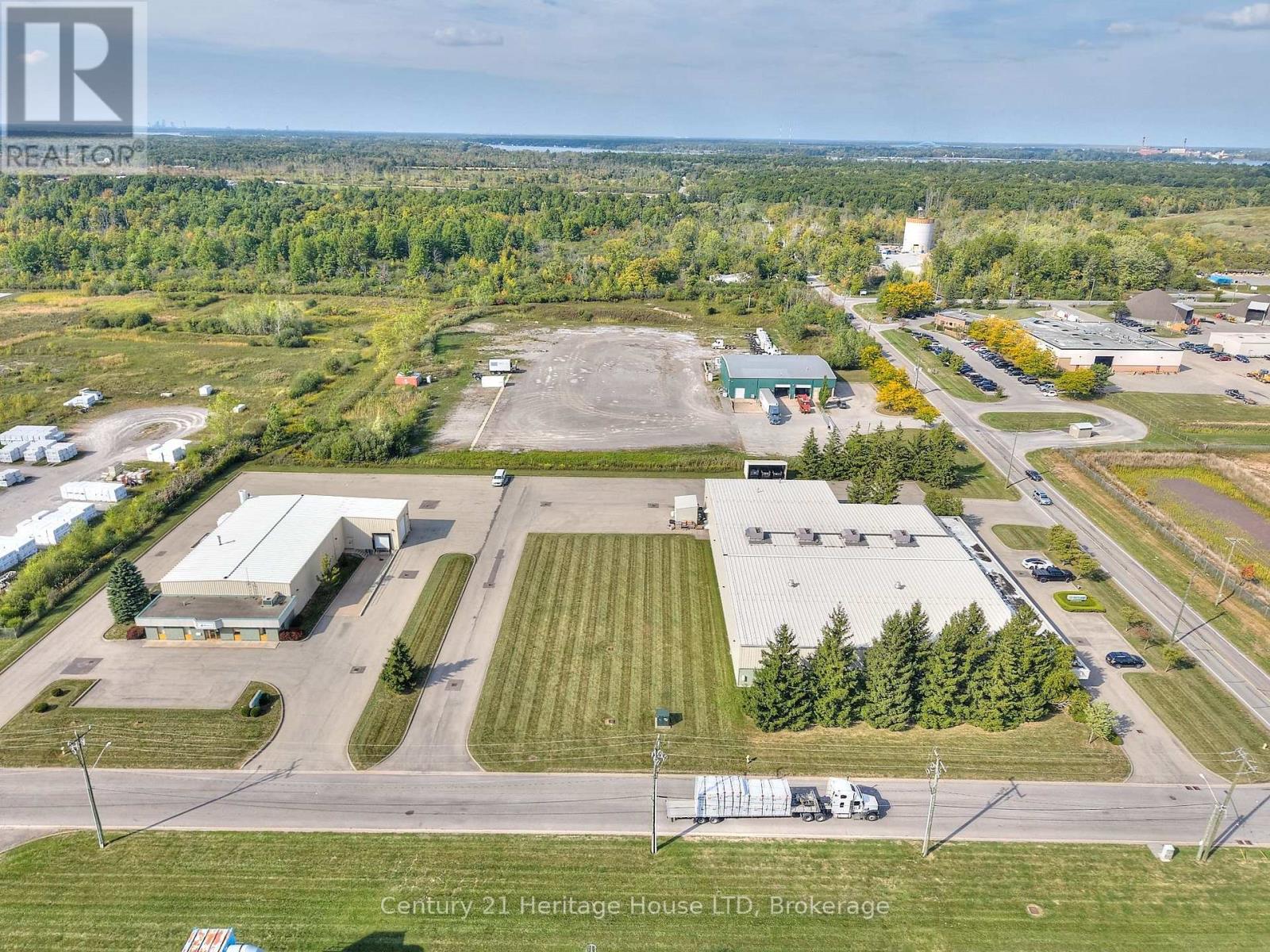 1360 Commerce Parkway, Fort Erie, Ontario  L2A 5M4 - Photo 31 - X12419093