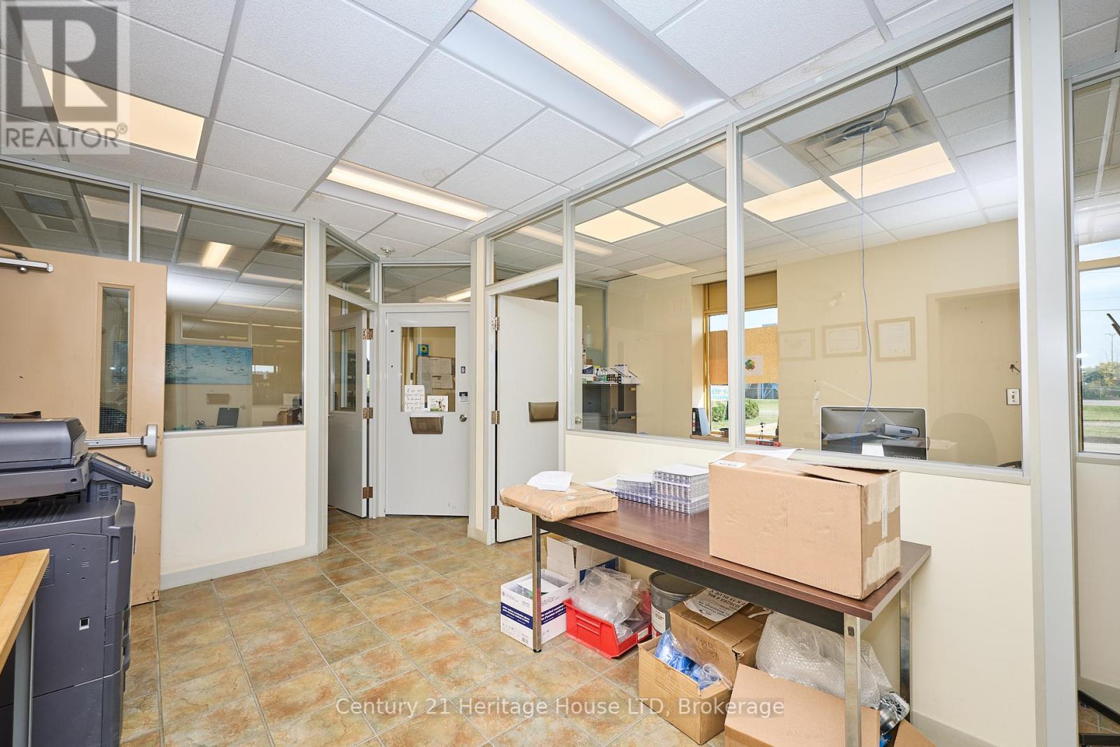 1360 Commerce Parkway, Fort Erie, Ontario  L2A 5M4 - Photo 7 - X12419093