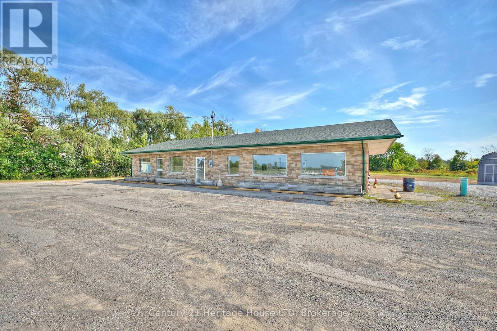 3551 Garrison Road, Fort Erie, Ontario  L0S 1N0 - Photo 2 - X12419102