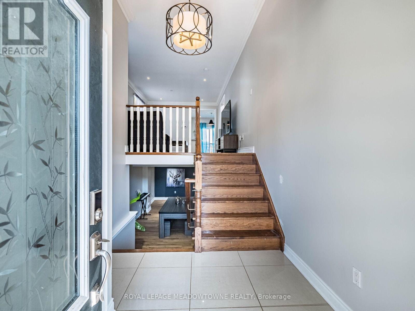 543 Wansbrough Way, Shelburne, Ontario  L9V 2S6 - Photo 4 - X12399984