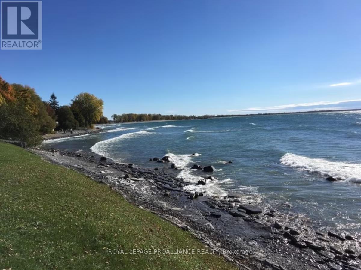 20 West Street, Prince Edward County, Ontario  K0K 3L0 - Photo 10 - X12418969