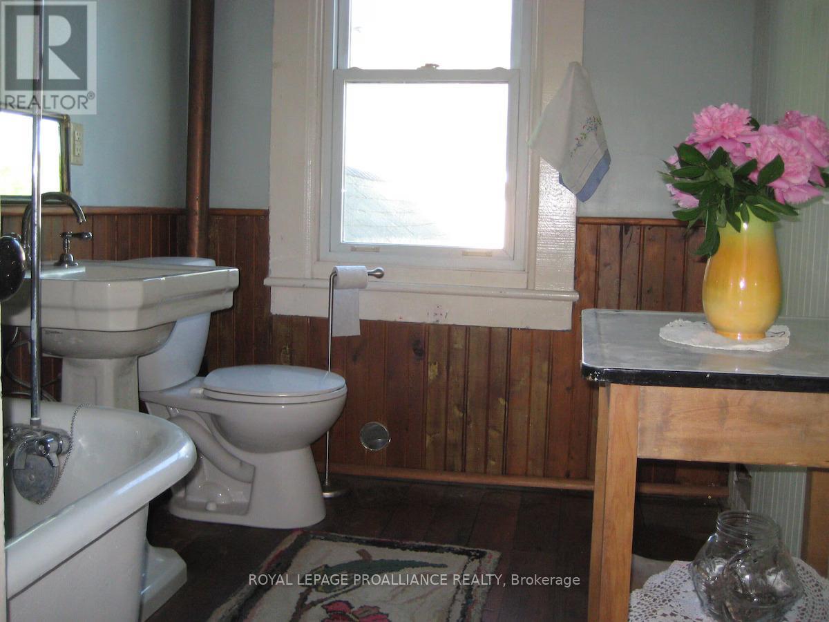 20 West Street, Prince Edward County, Ontario  K0K 3L0 - Photo 15 - X12418969