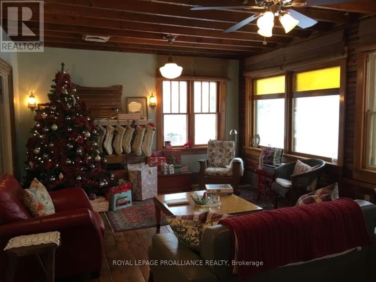 20 West Street, Prince Edward County, Ontario  K0K 3L0 - Photo 17 - X12418969