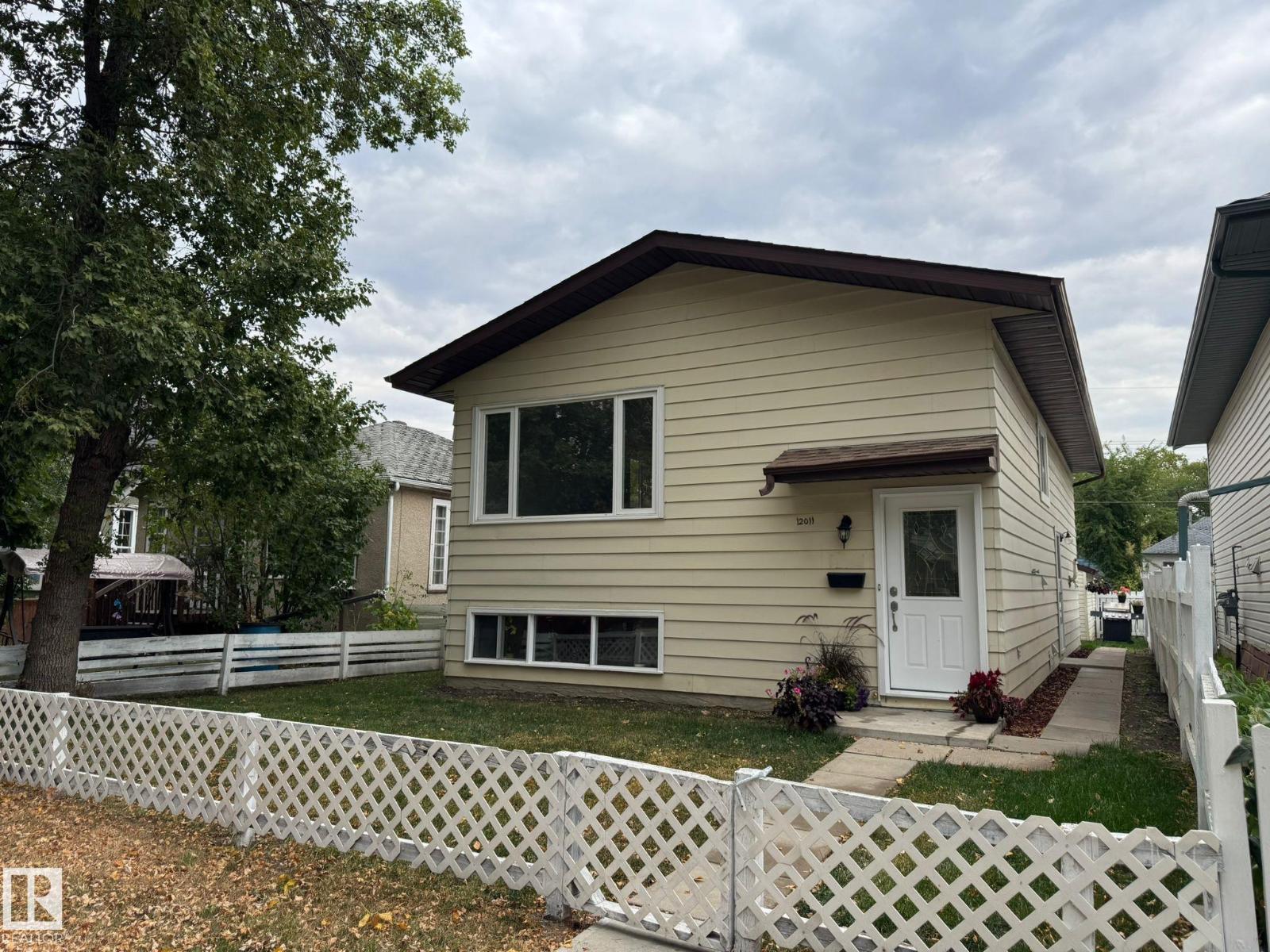 12011 95A ST NW NW, Edmonton, Alberta