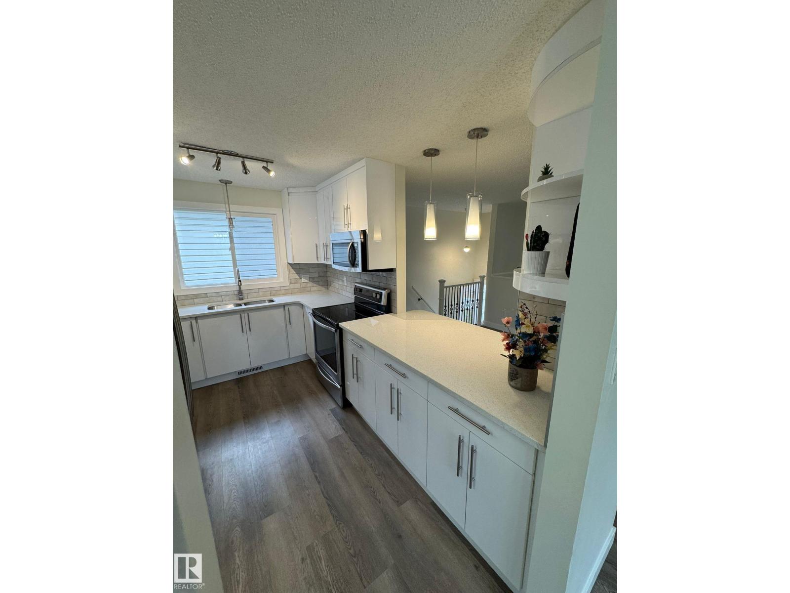 12011 95a St Nw Nw, Edmonton, Alberta  T5G 1R6 - Photo 6 - E4458906