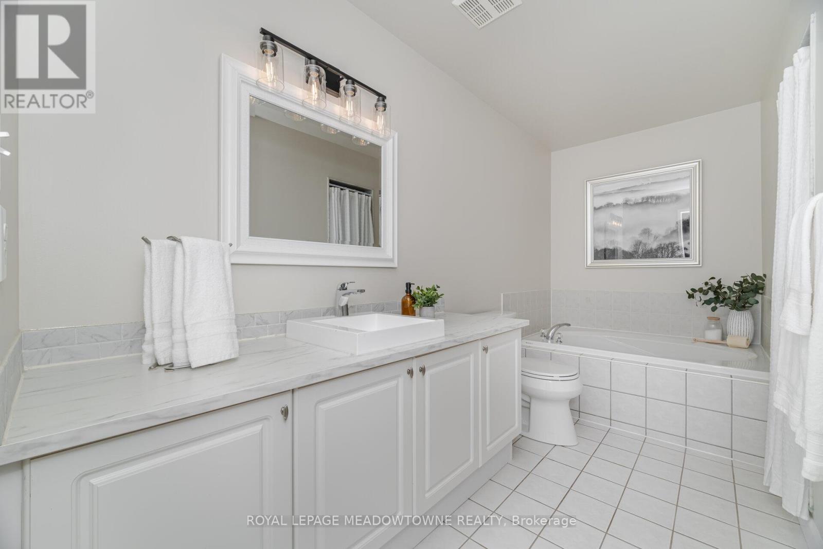 1224 Turner Drive, Milton, Ontario  L9T 5R6 - Photo 27 - W12418879