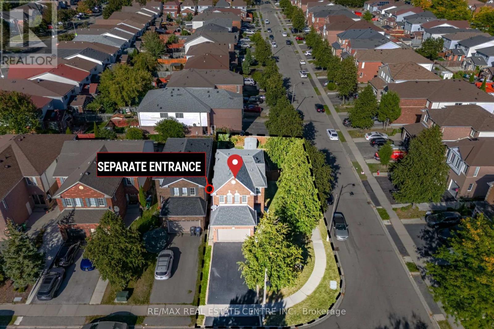 16 Feathertop Lane, Brampton, Ontario  L6R 1W9 - Photo 2 - W12418891