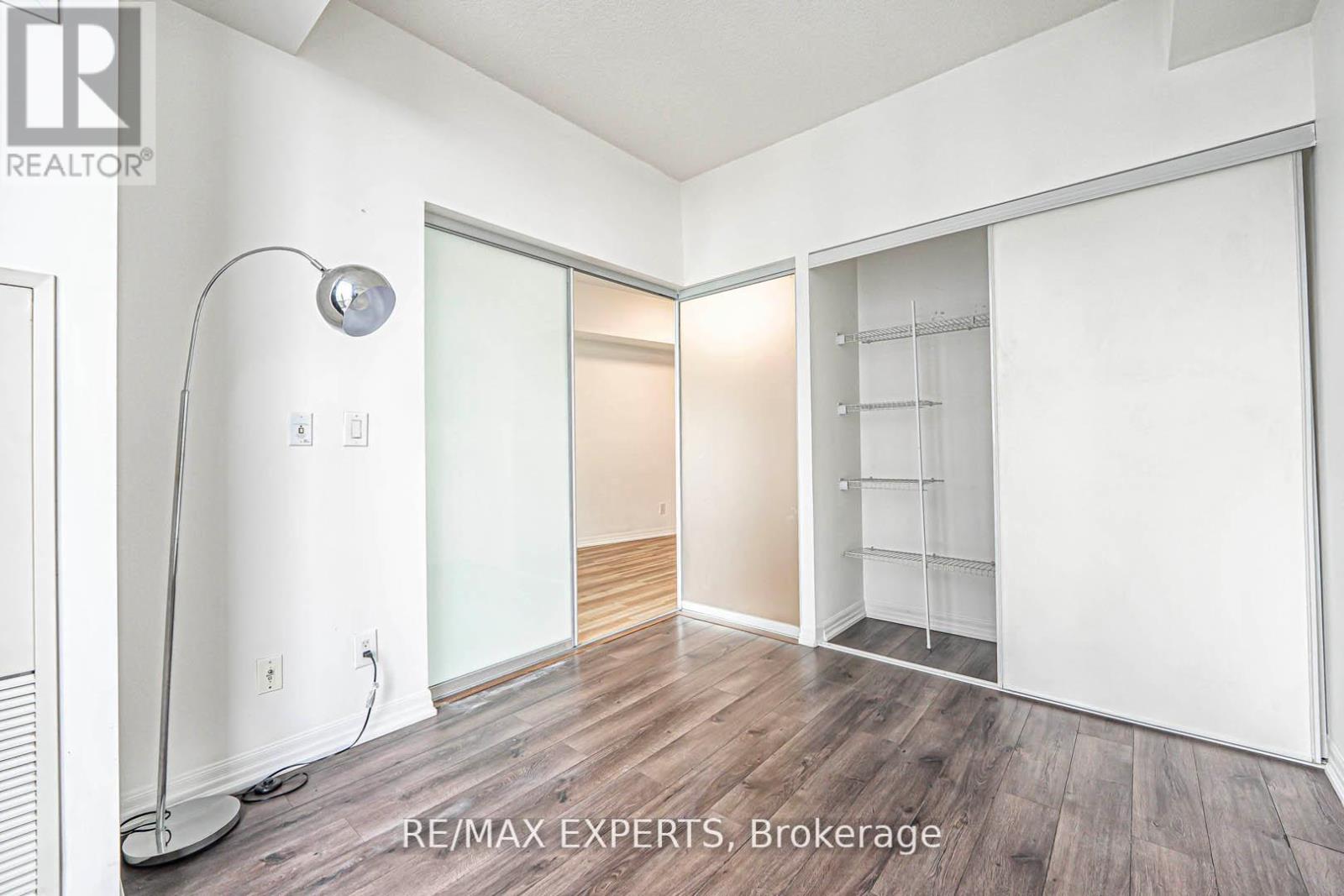 2606 - 223 Webb Drive, Mississauga, Ontario  L5B 0E8 - Photo 21 - W12418924