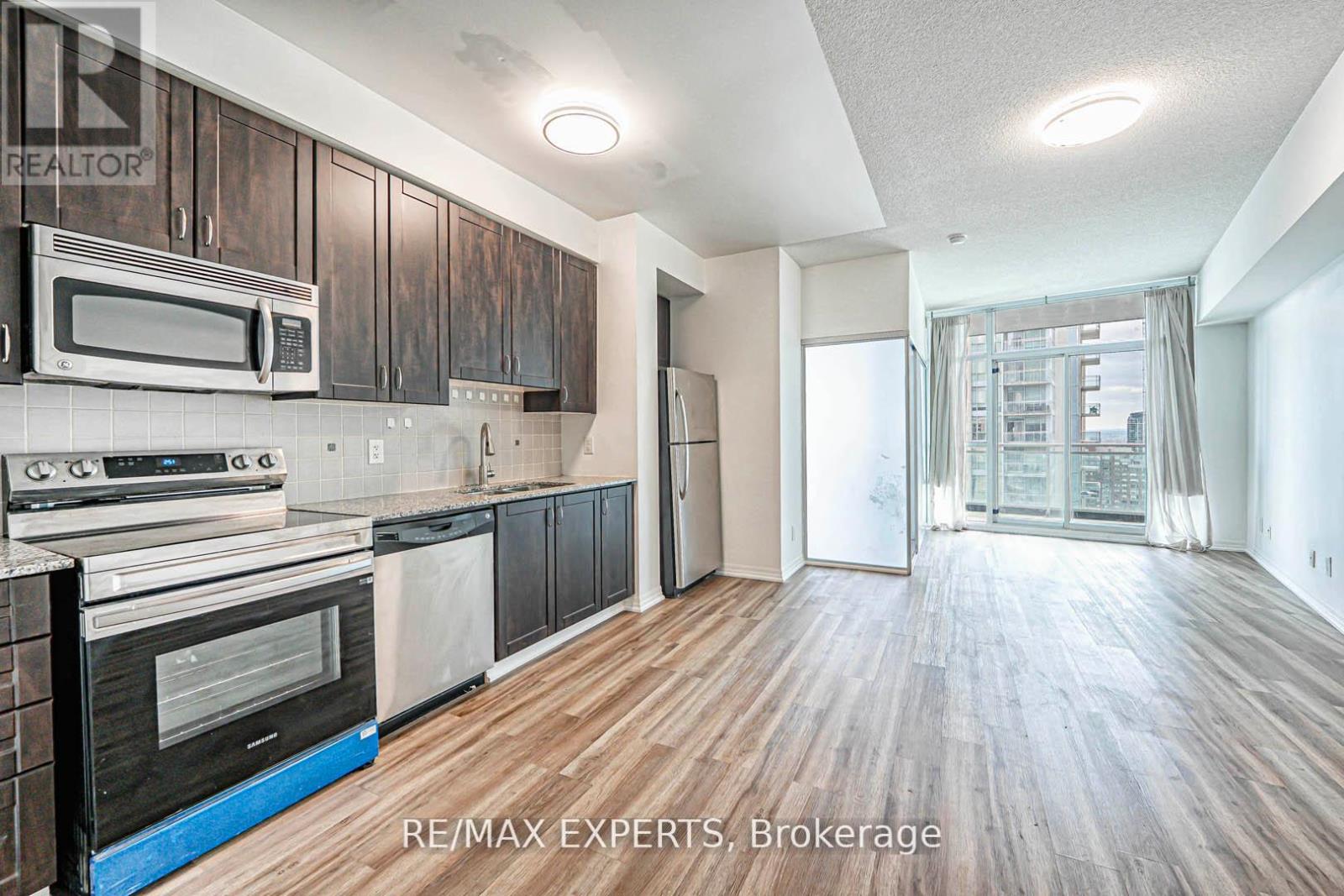 2606 - 223 Webb Drive, Mississauga, Ontario  L5B 0E8 - Photo 6 - W12418924